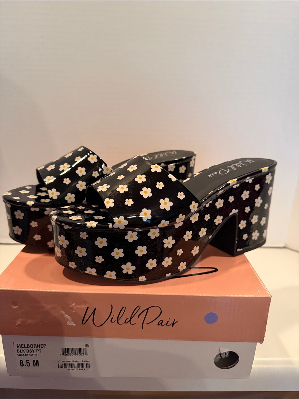 Black Daisy Platform Slides By Wild Pair NEW never worn